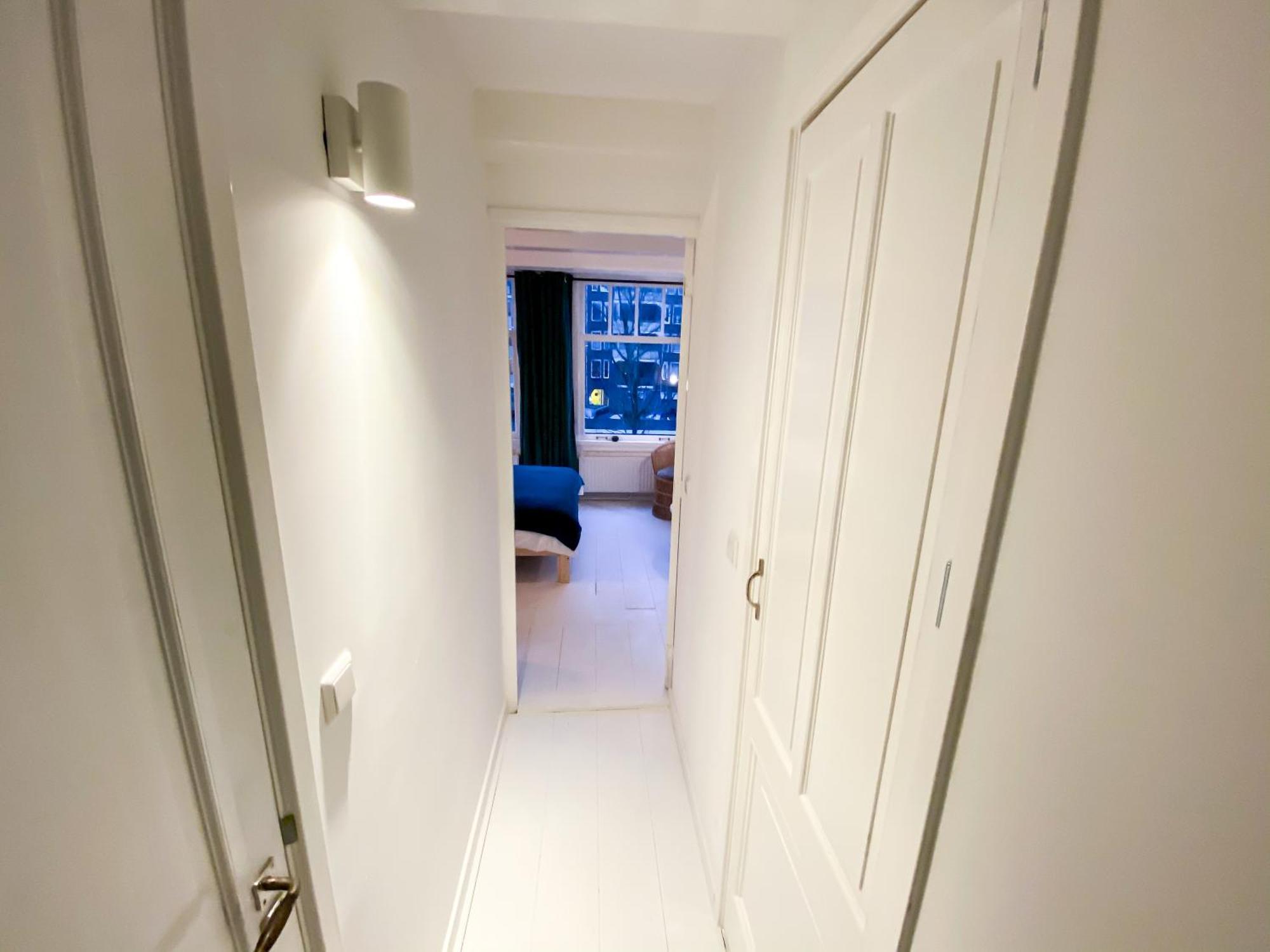 Large En-Suite Room In Historic Canalhouse From 1729 Amsterdam Exterior photo